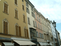 Avvocato Parma - La sede dello Studio su via Cavour a Parma (il palazzo chiaro al centro)